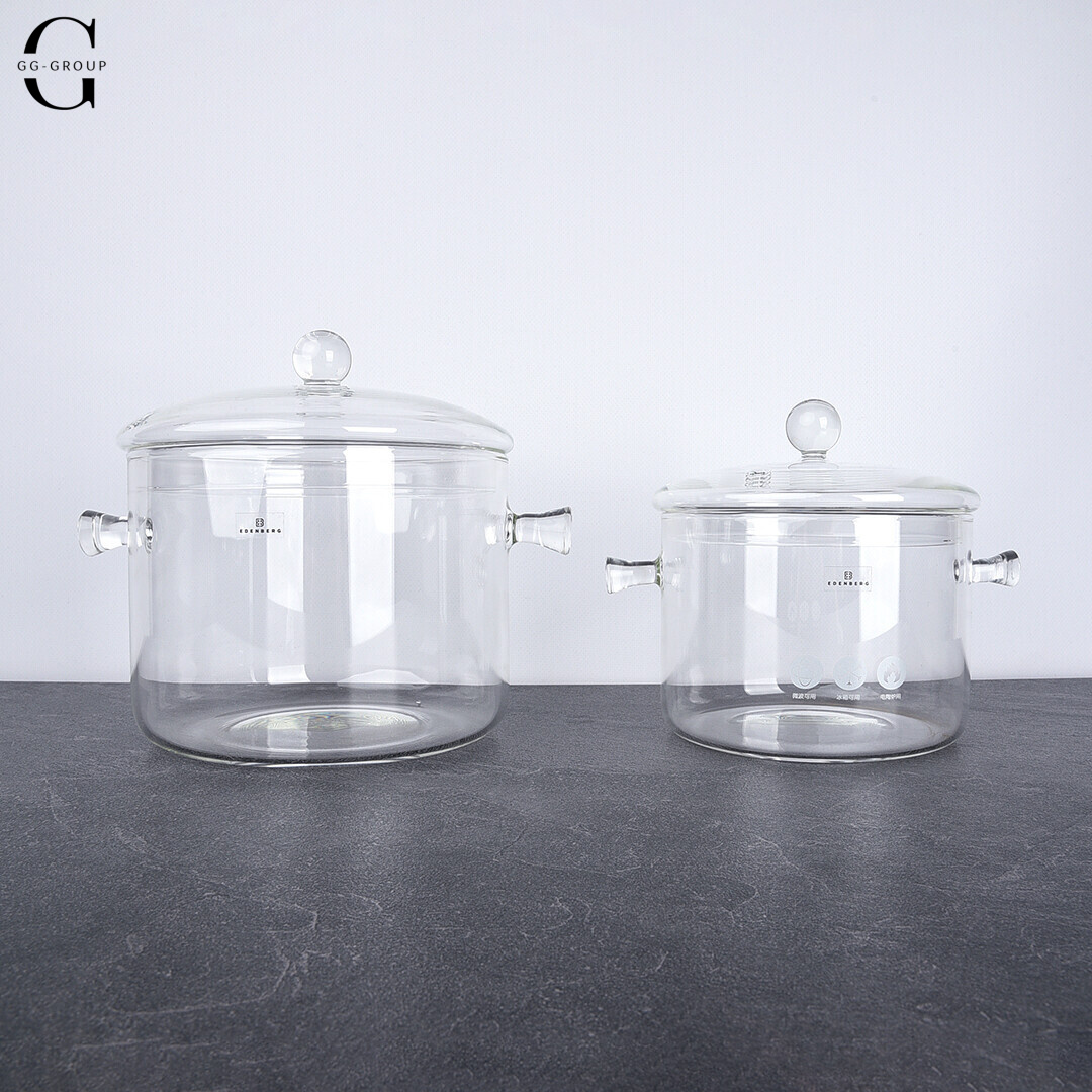 Набор стеклянной посуды из жаропрочных стекол для плит и духовок.